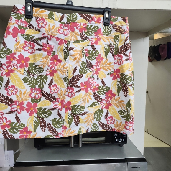 Hearts of Palm Floral Skort- Pink, Yellow, Green - Picture 3 of 4